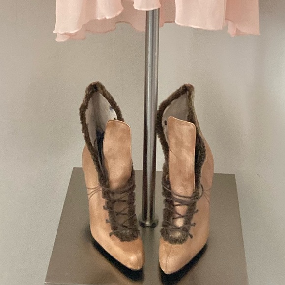 ZOXO Boots - Picture 2 of 7